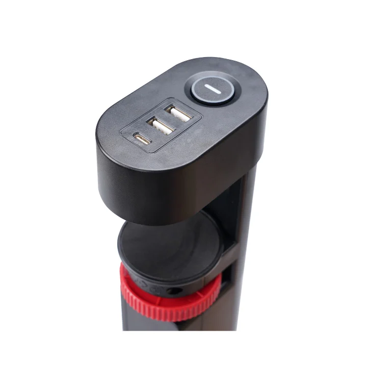 Slika 2 - Produžni razvodnik PROSTO sa 3 šuko utičnice, 2x USB + USB-C, kabl 1.5 m, prekidač i zaštita za decu. Idealno za dom i kancelariju.